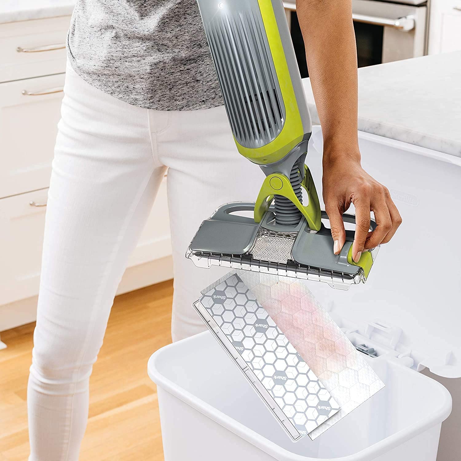 Shark VACMOP Disposable Hard Floor Vacuum and Mop Pad Refills (40 ct.) - Image 6