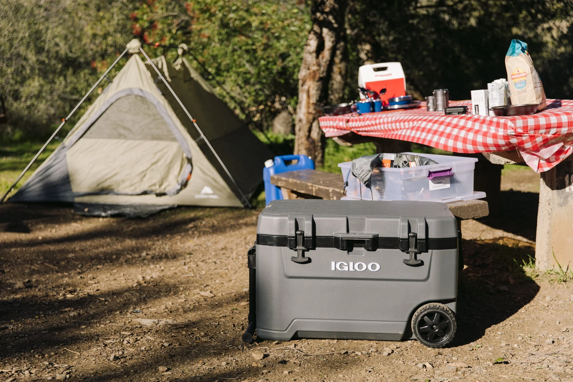 Igloo Overland 72 Quart Ice Chest Cooler with Wheels, Gray (31 x 18 x18) - Image 4