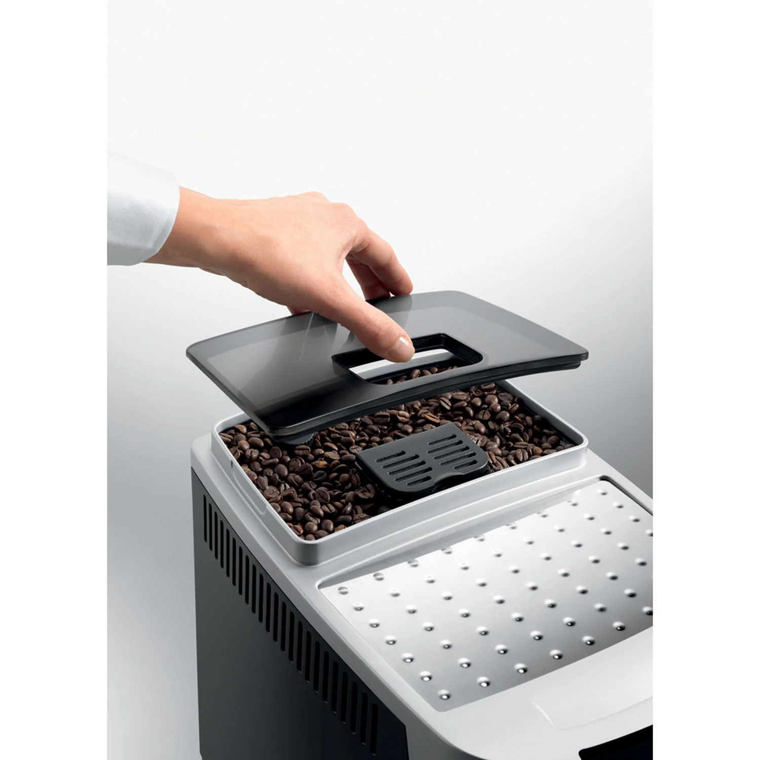 De’Longhi Magnifica XS Fully Automatic Espresso and Cappuccino Machine with Manual Cappuccino System - Image 5