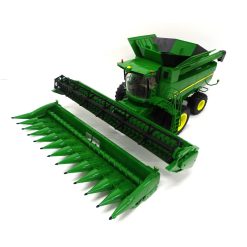 Alternative view of 1:16 Big Farm John Deere S690 Combine with Corn and Draper Head 47101