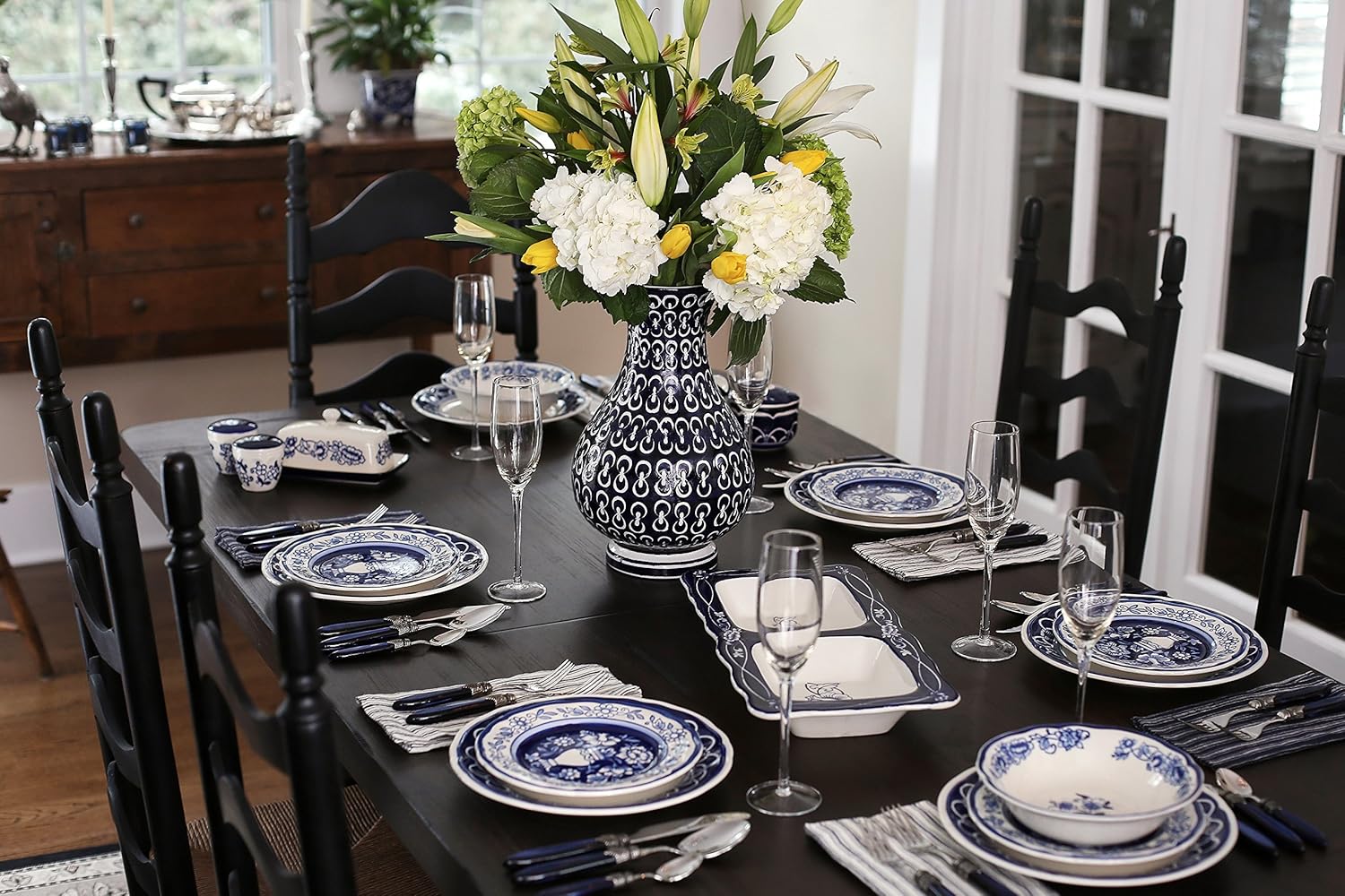 Euro Ceramica Blue Garden 16 Piece Oven Safe Hand Painted Stoneware Dinnerware Set, Service for 4, Bold Vase Design/Floral Pattern, White and blue - Image 6